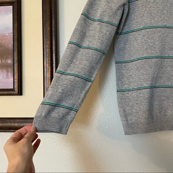 DC Gray with Green/Black Stripes Crew Neck Sweater Size Small - Picture 5 of 12